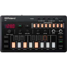 Компактний акордовий синтезатор Roland J-6